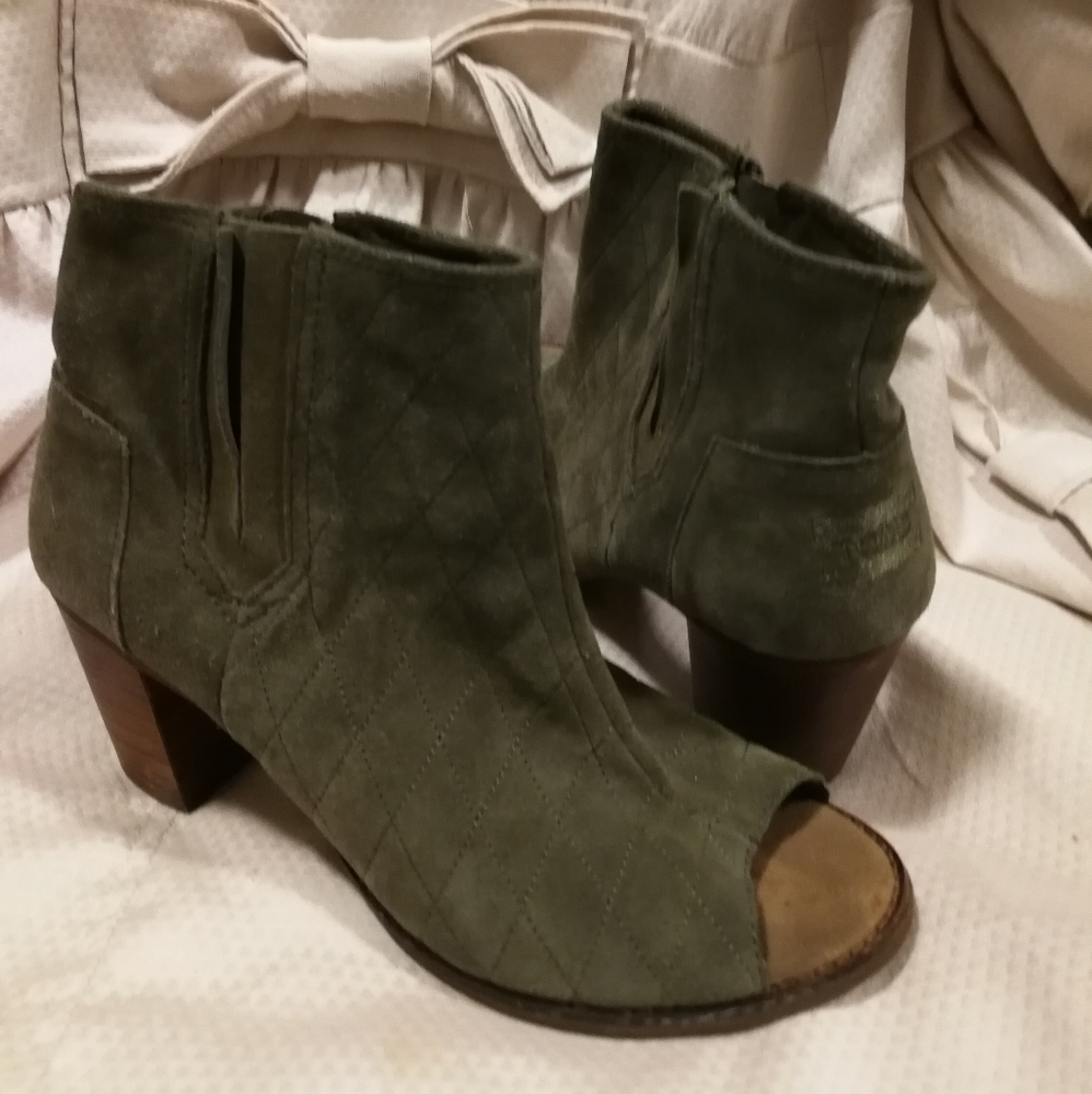 Tom's Peep Toe Booties